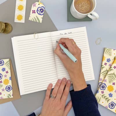 Lizzie packing cards