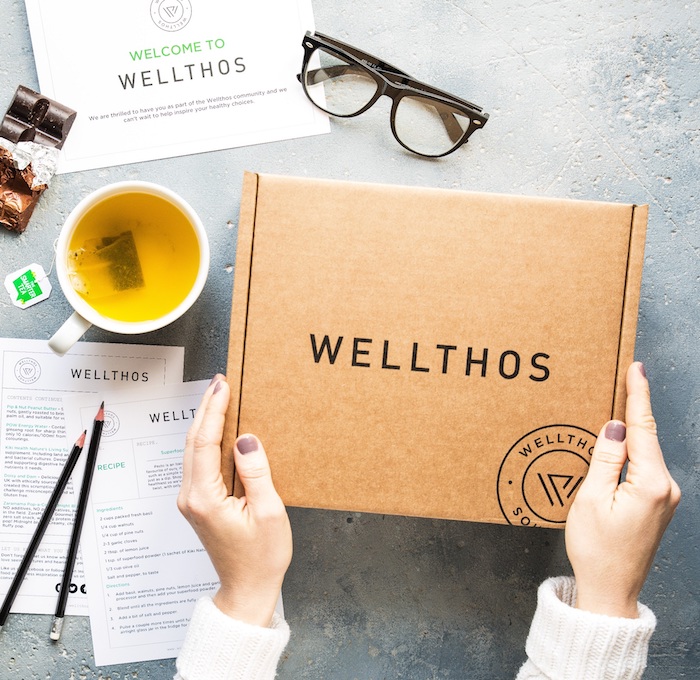 An expert-led health & fitness box.