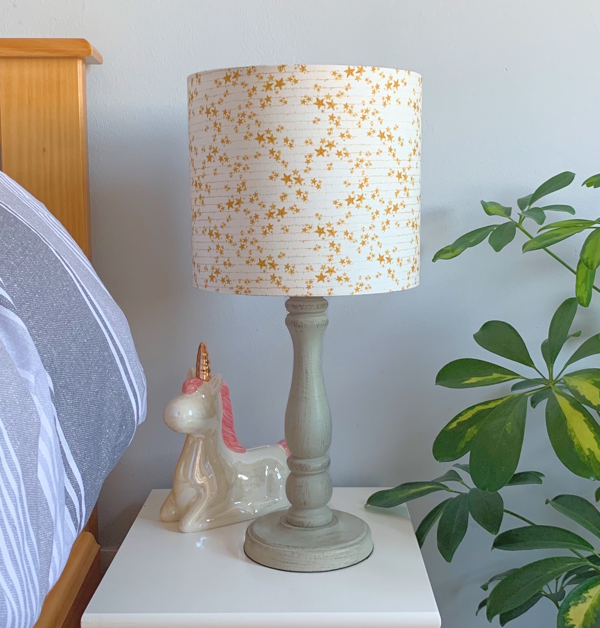 Gold star cluster children's bedroom lampshade.