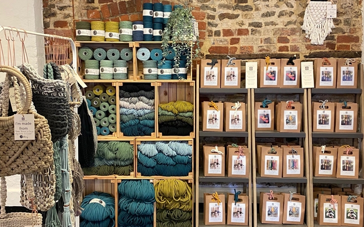 Cocoon&me Kits and Yarn