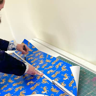 Measuring vinyl for a table