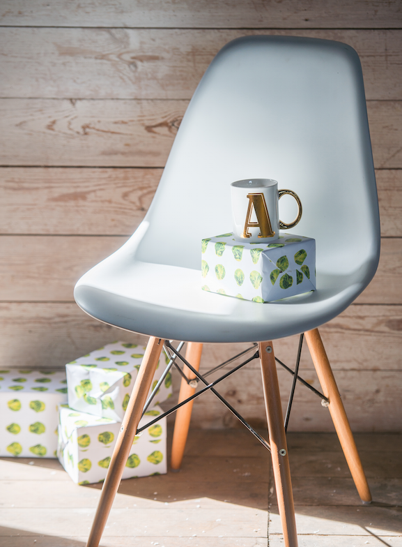 scrabble gold letter mug