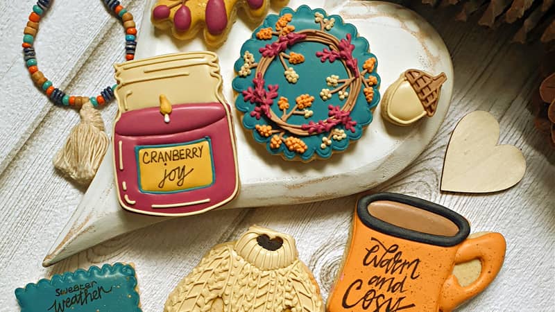 Hand-iced warm & cosy cookies