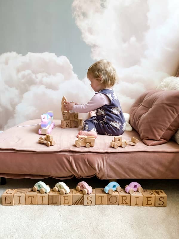 Play build and stock blocks playing