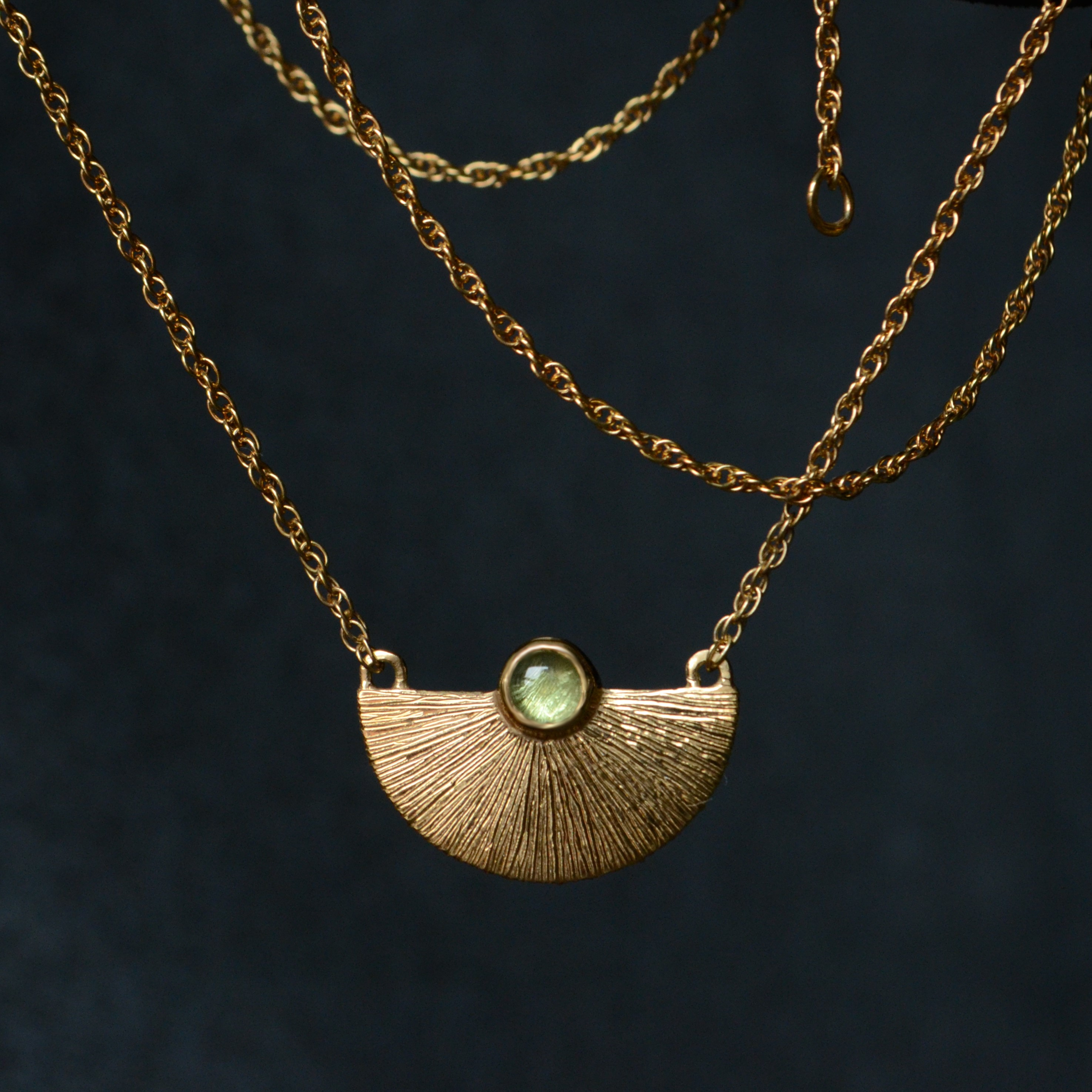 Sunbeam Pendant gold vermeil & peridot