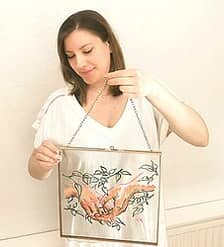 Melody Travers Art logo