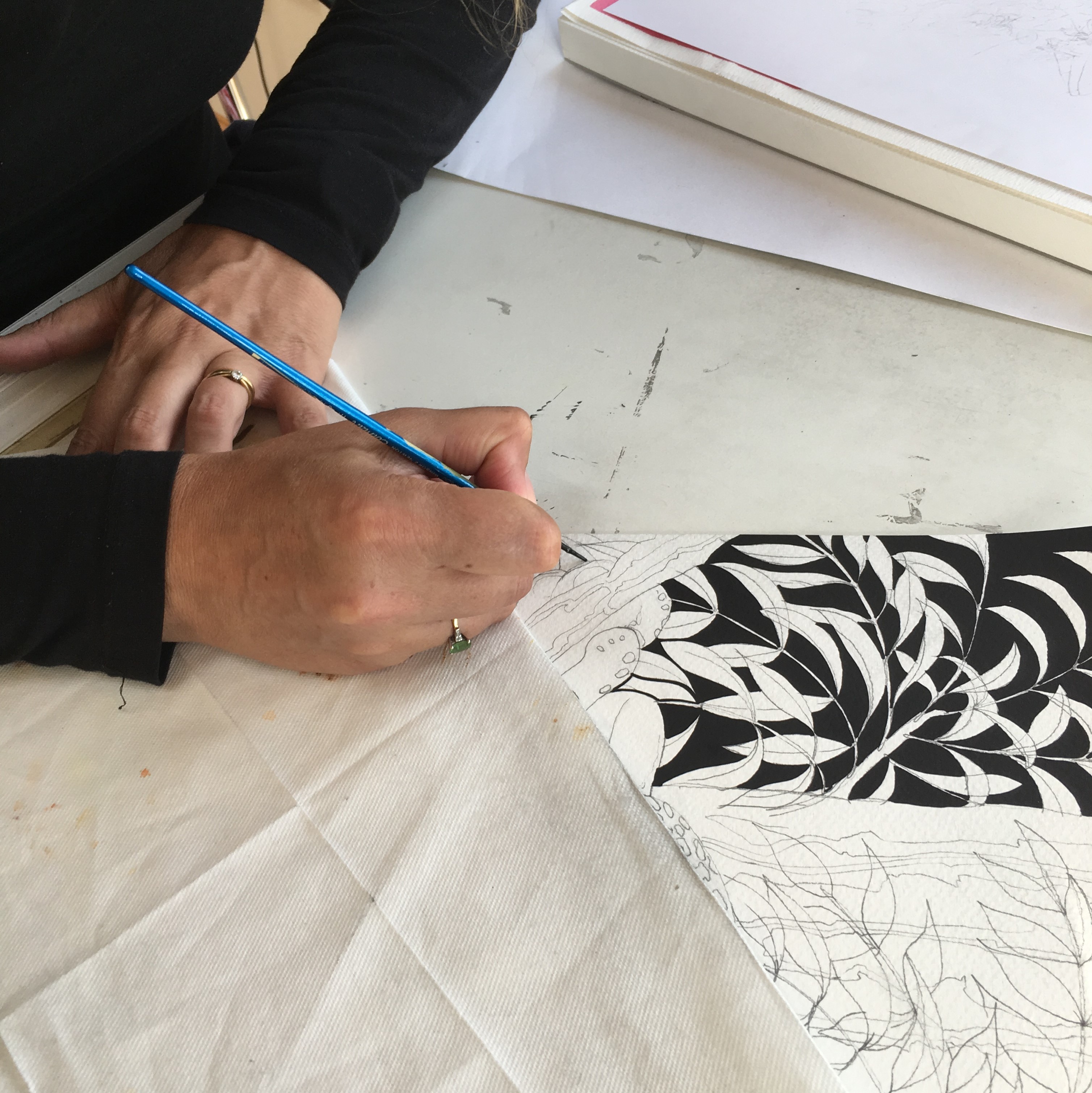 Bird the artist paintig a Leopard