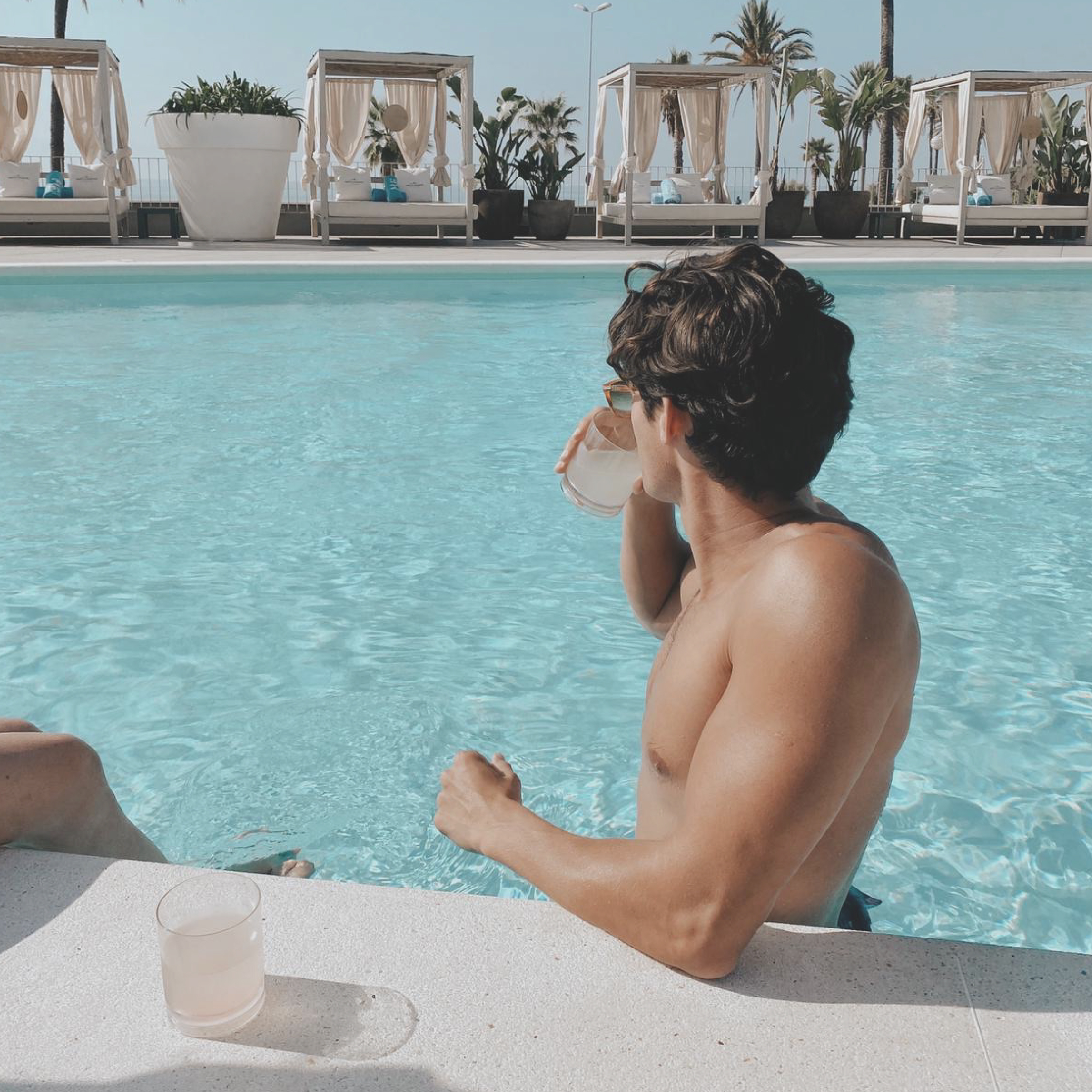 stay hydrated healthy vitamins lifestyle drink more water