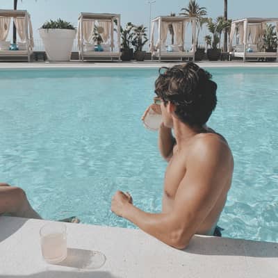 stay hydrated healthy vitamins lifestyle drink more water