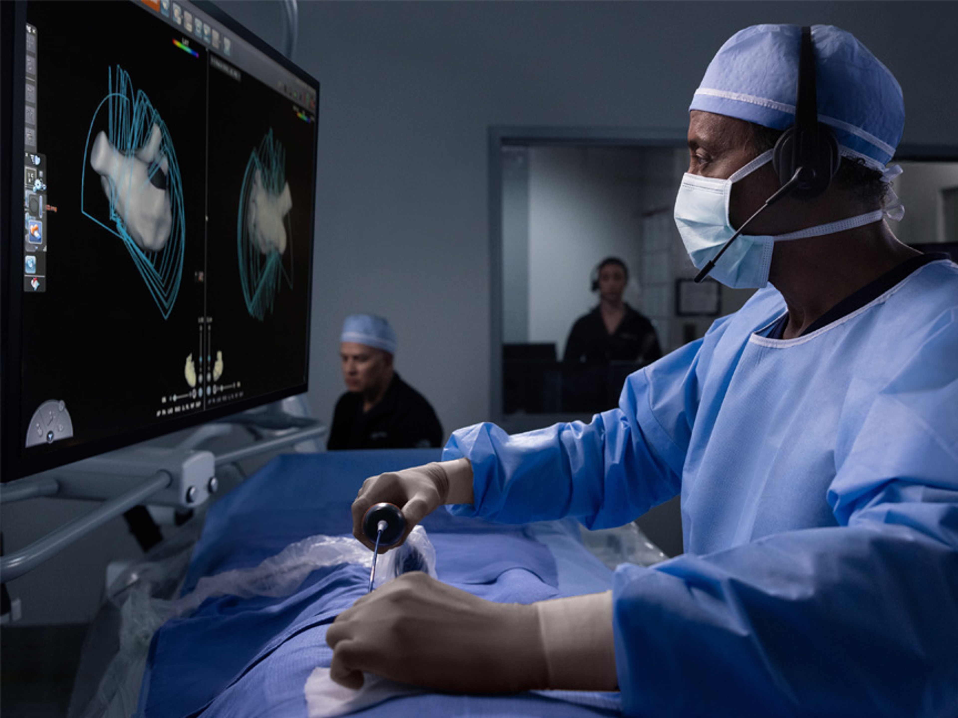 Physician using SOUNDSTAR™ Ultrasound Catheter with CARTOSOUND FAM™ Module to create a CARTO™ 3 System map of the left atrial geometry.