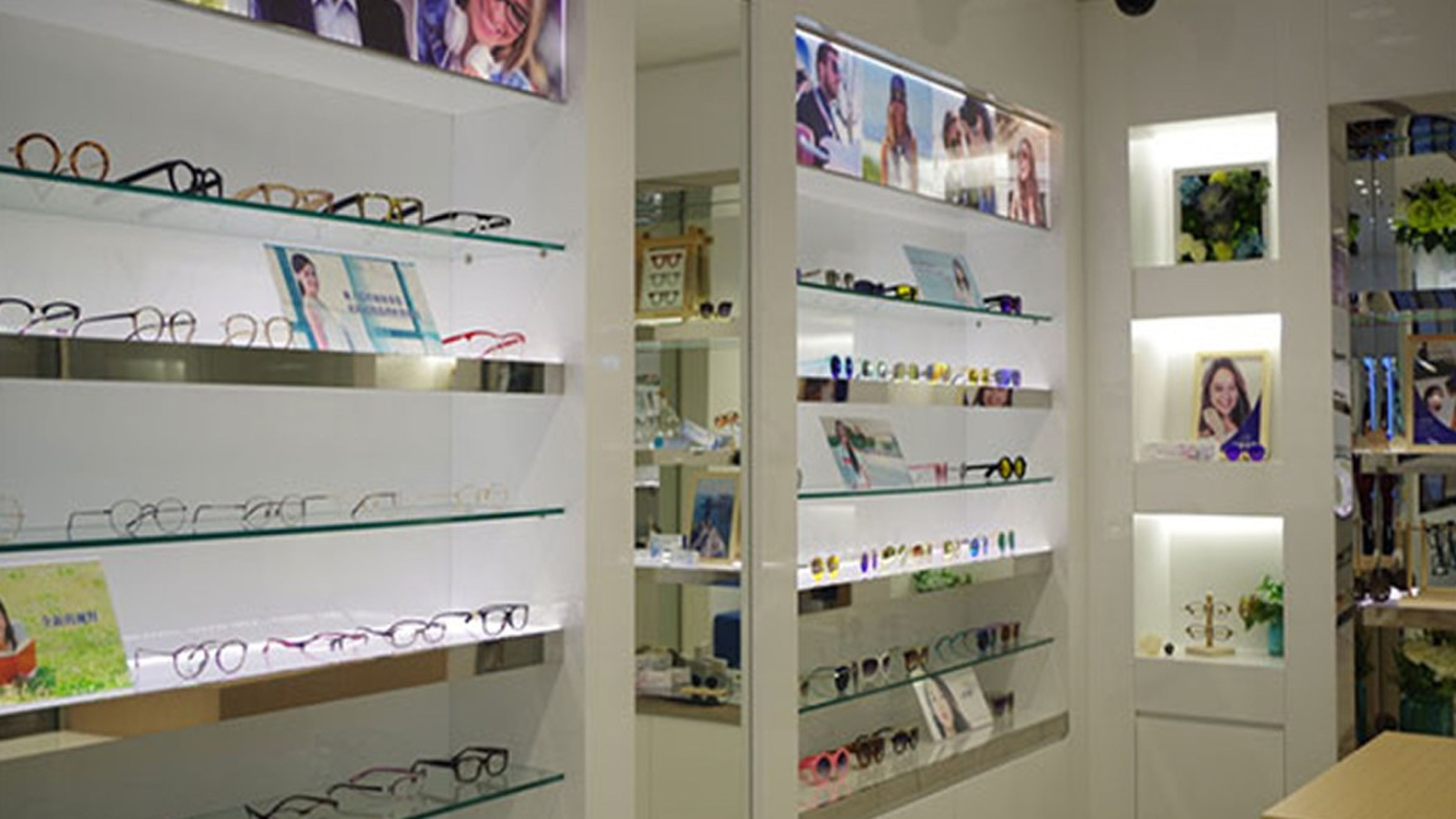 Optical store