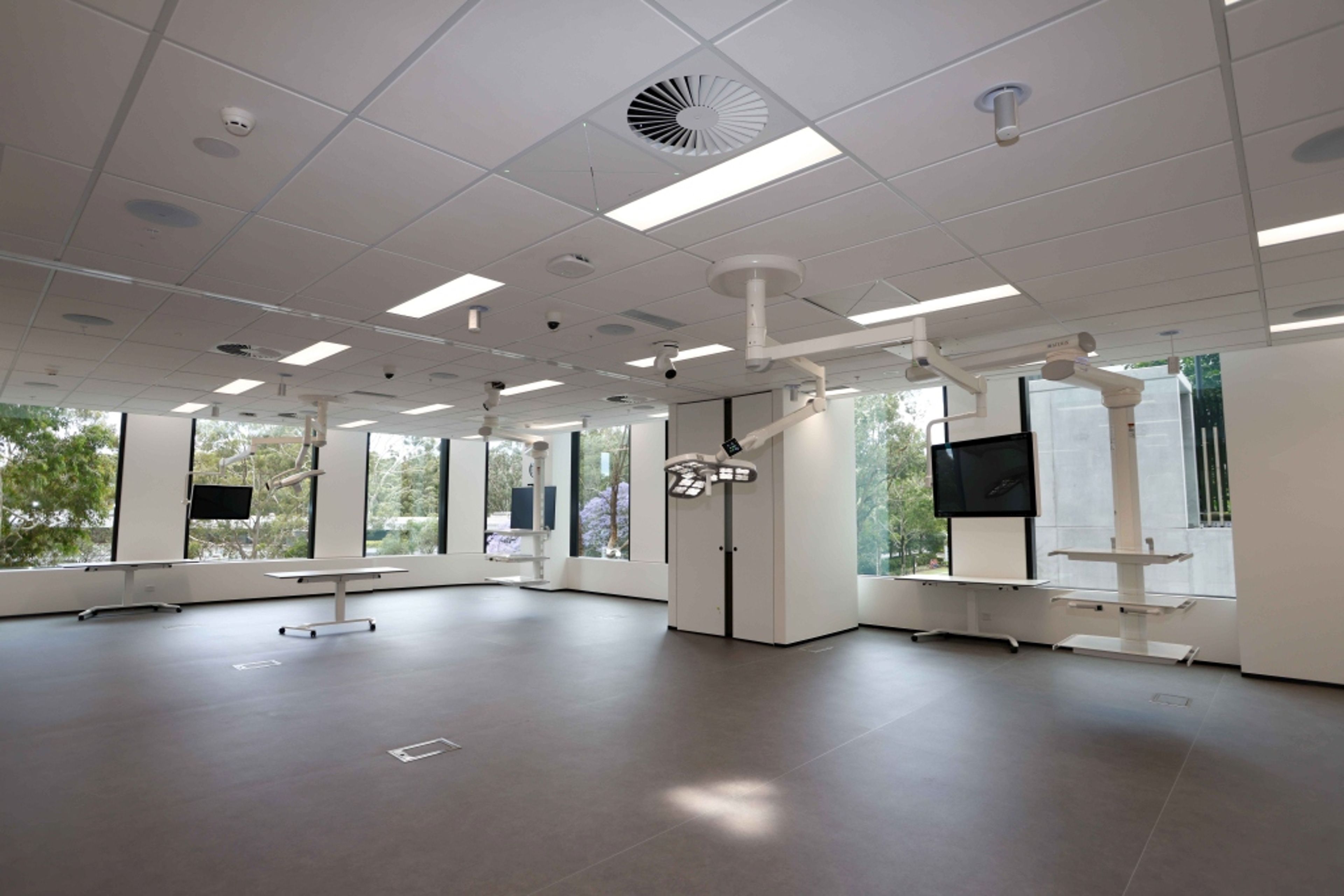 Dry lab in the Johnson & Johnson Institute facility location in Sydney, Australia