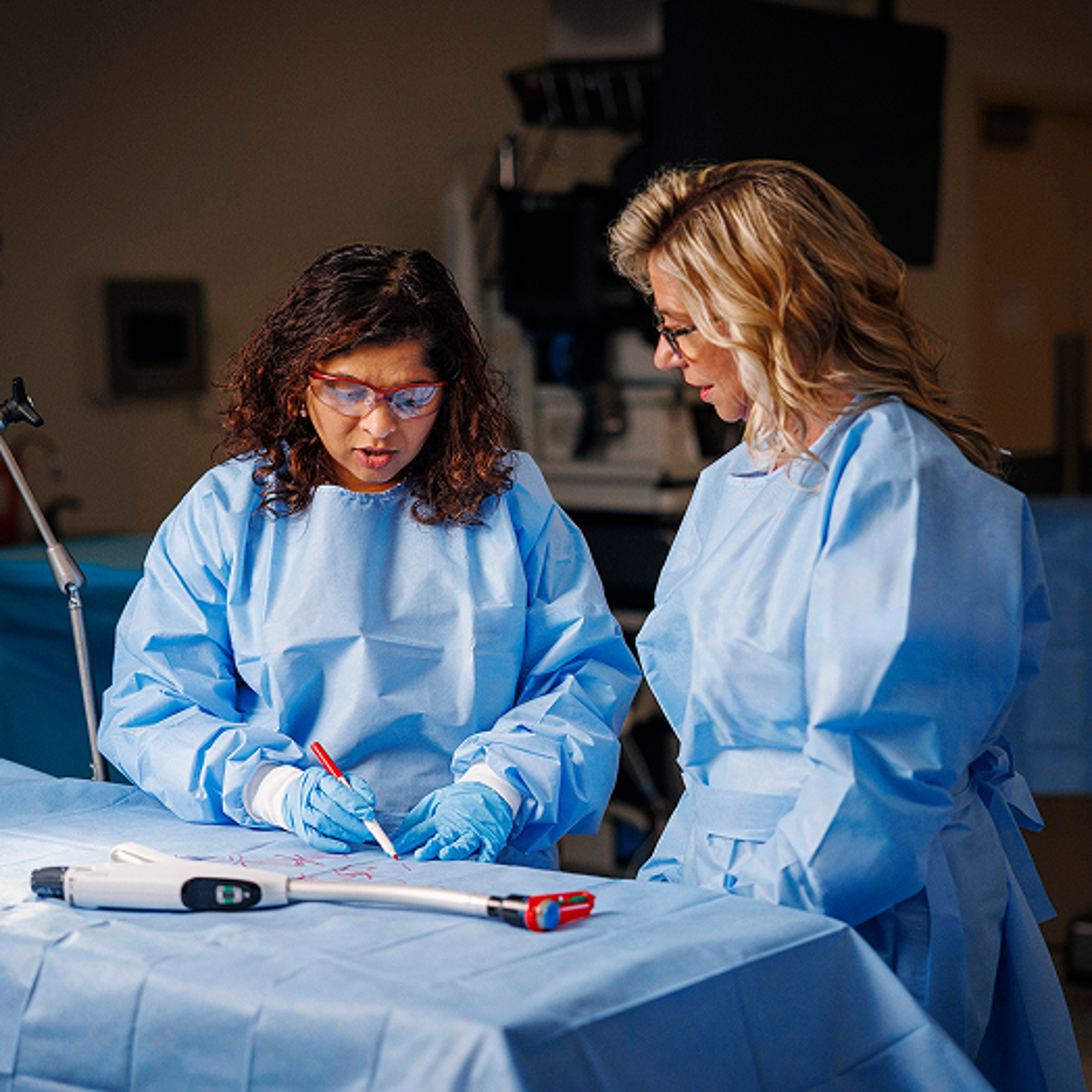 The surgical stapler that was used in a procedure to treat a patient’s diverticulitis