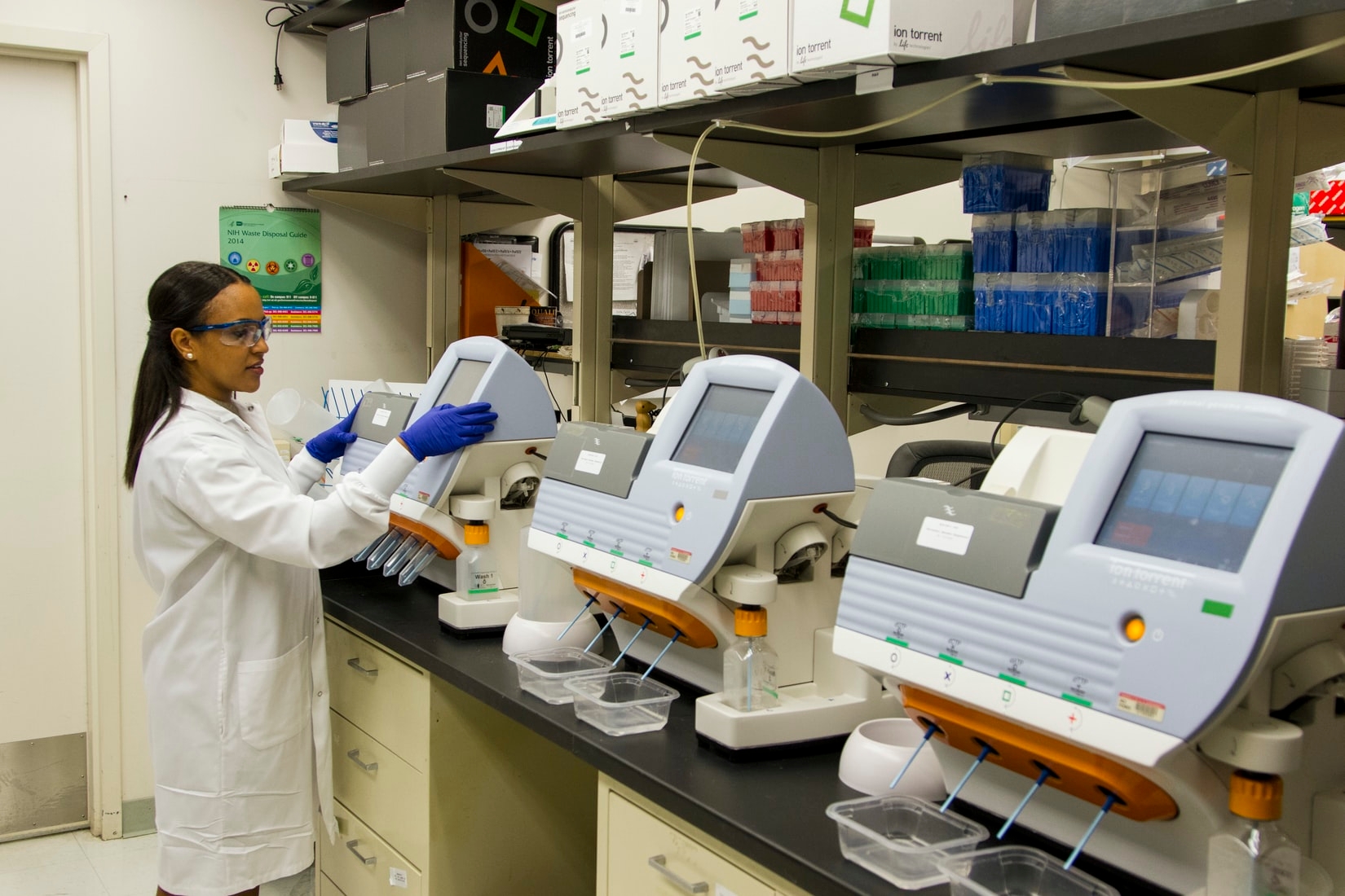 gene sequencing lab