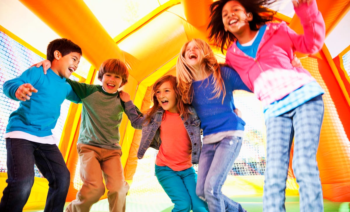 Program plný zábavy a dobrodružství, kde děti celý den používají angličtinu.