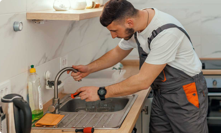 Instalación de lavadero de cocina: tips de corte, sellado y pruebas