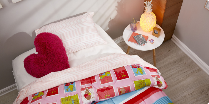 Capas de iluminación para dormitorio infantil