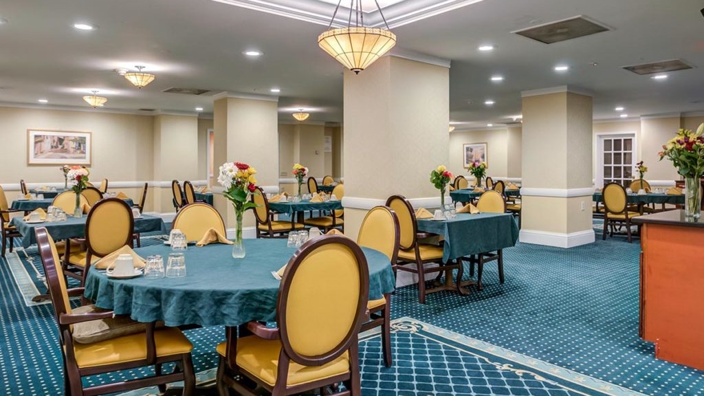 New York Communities Brandywine Senior Living   Sav DiningRoom 