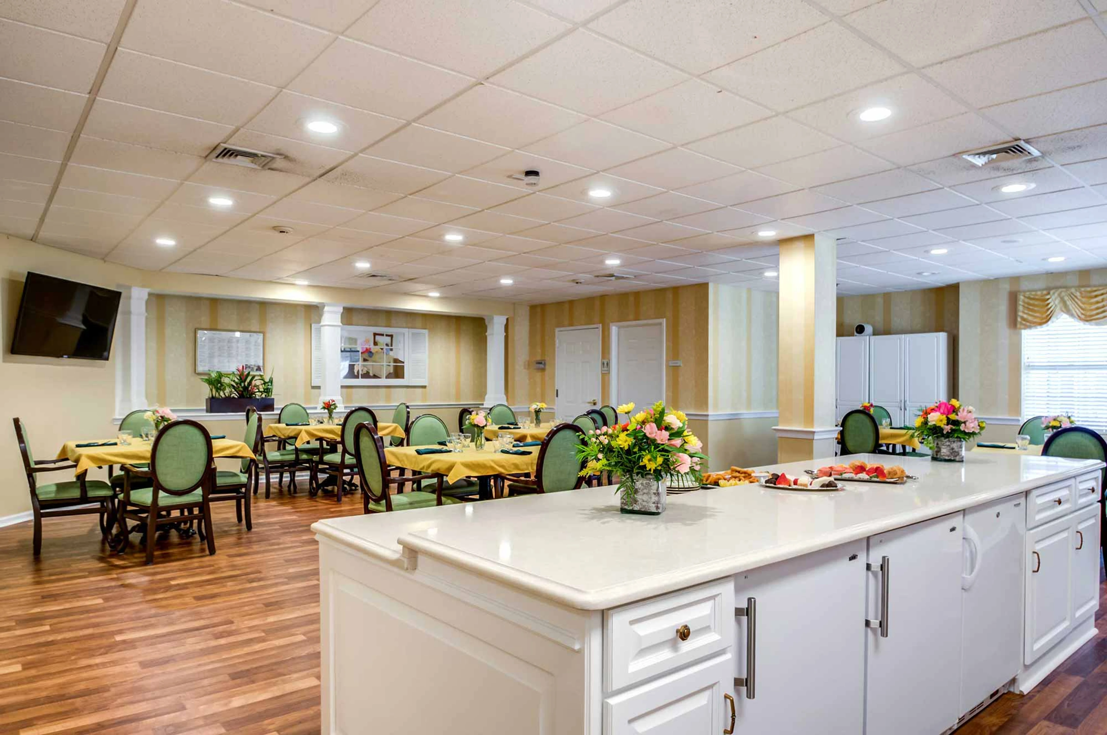 Middlebrook dining area kitchen