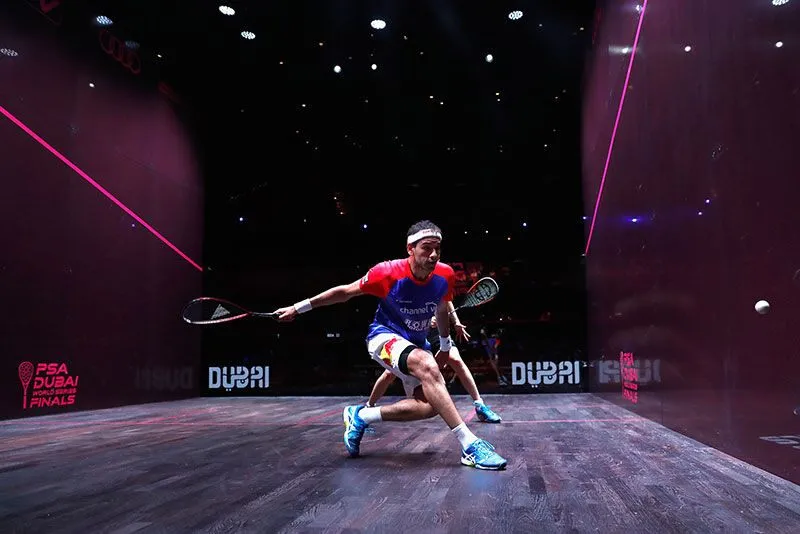 Squash shoes: speed or stability?