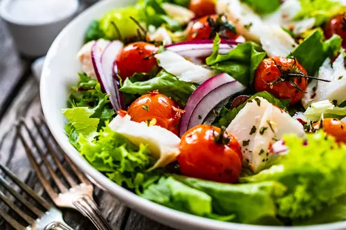 Fresh salad with tomatoes and onions