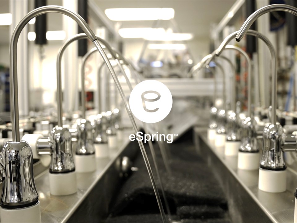 反覆測試，確保新一代eSpring™智能淨水器的性能和可靠性