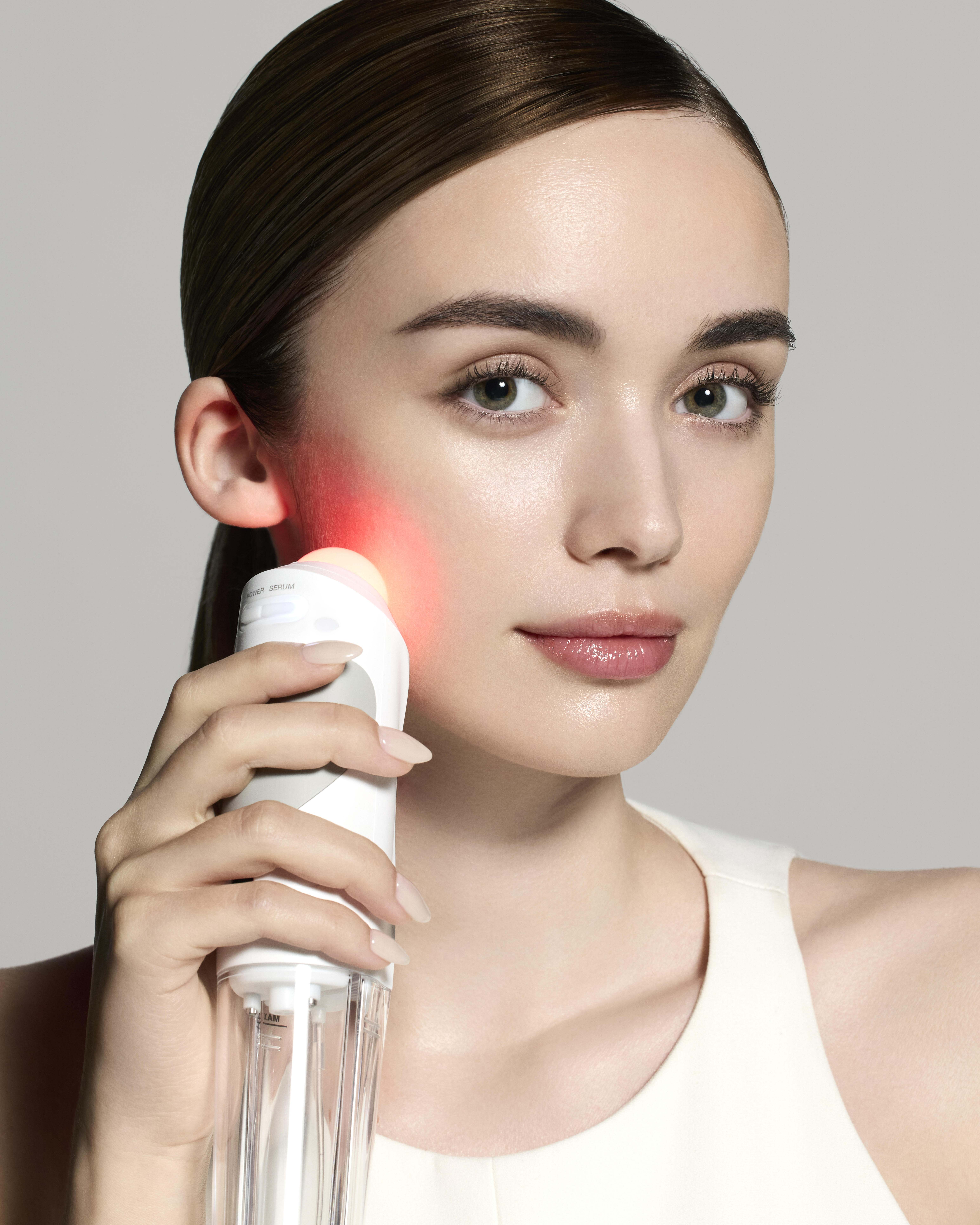 0202_Artistry Labs Aquabrasion_model.jpg