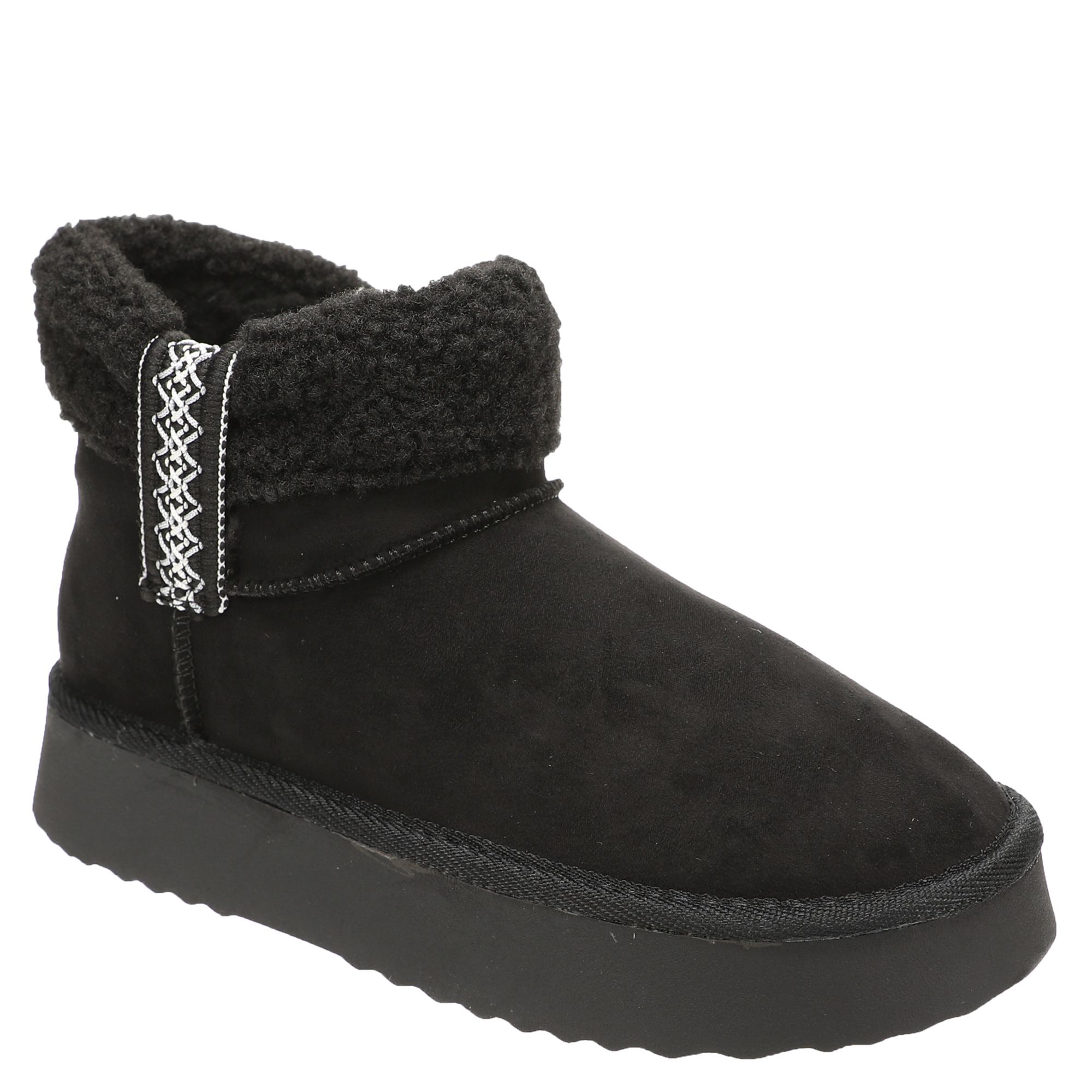 MIA Iceland 10890₽