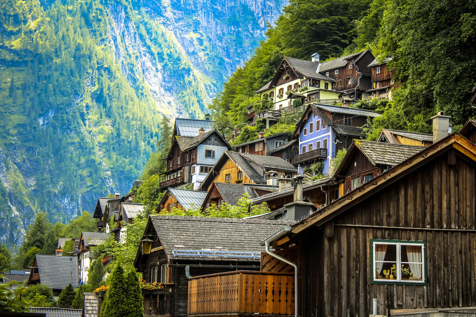 Mountain_houses_Austria.jpeg