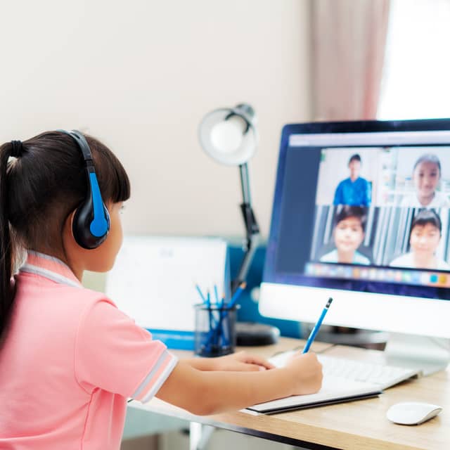 Small group online classes - Berlitz Play