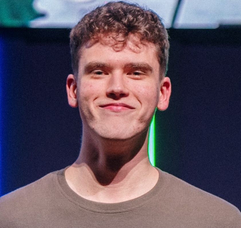 headshot.jpg