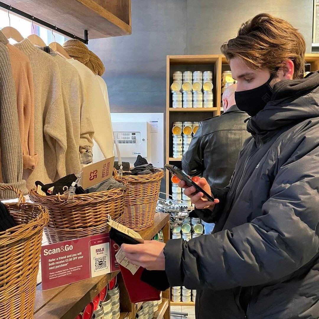 The customer buys the product using mobile app