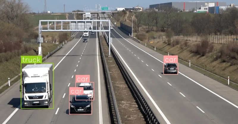 object detection on the highway detecting trucks and cars
