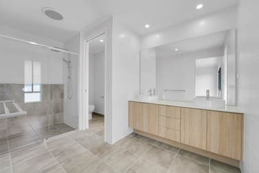 Photo of Mia 249-S27