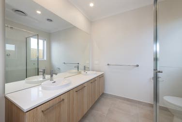 Photo of Elias 232-S25