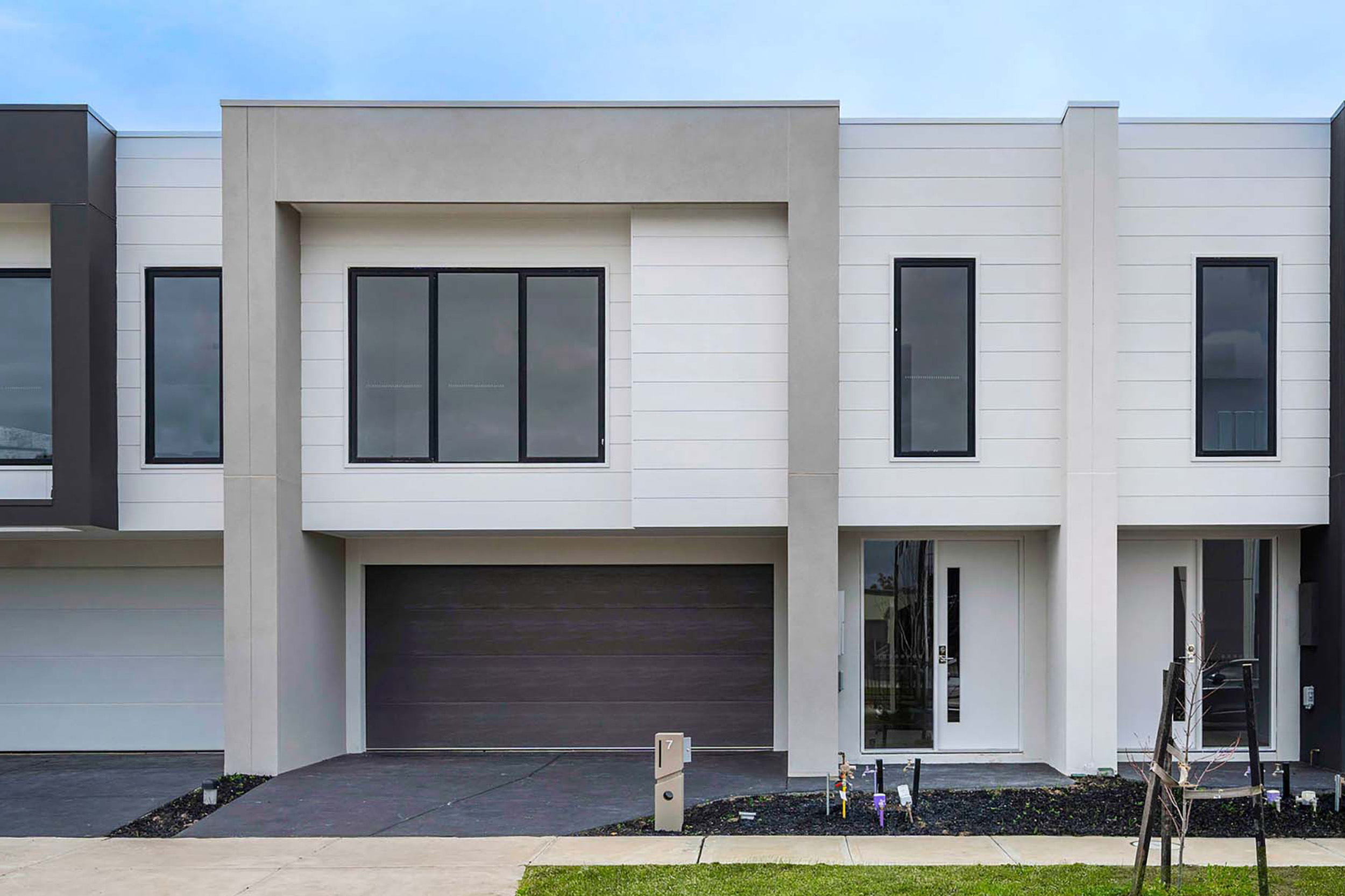 7 Calgary Way, Clyde North - Image 1