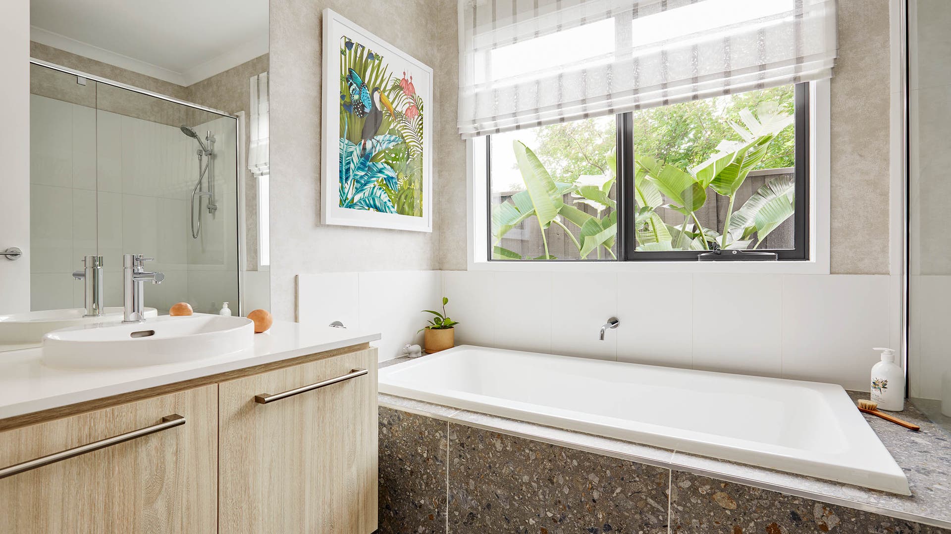 Carmelle 25 bathroom on display in Mount Duneed