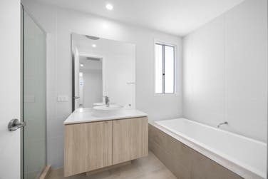 Photo of Berlin 322-D35