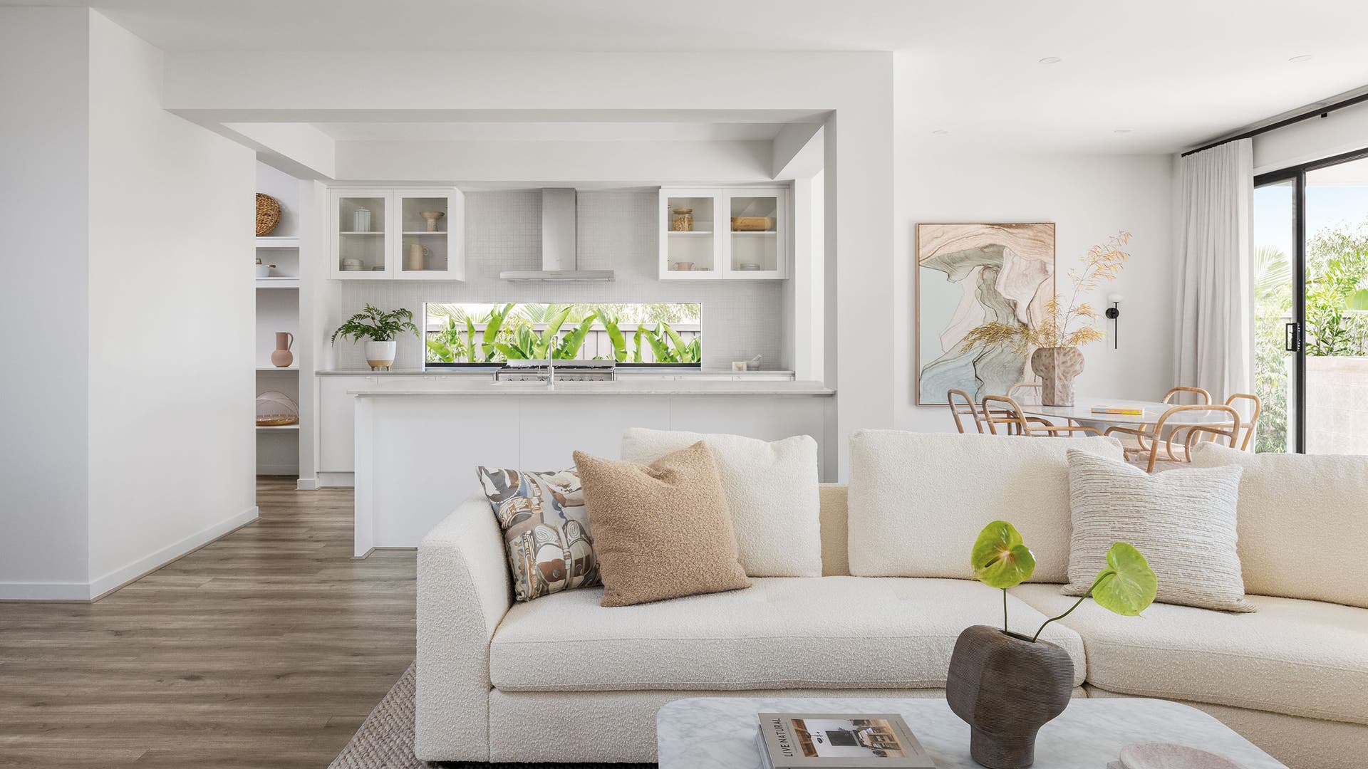 Amelia 290-D31 living and kitchen on display in Truganina