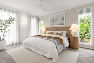 Photo of Vivian 220-S24