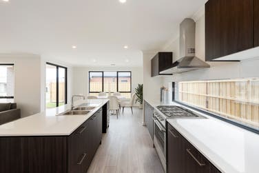 Photo of Evan 301-D32