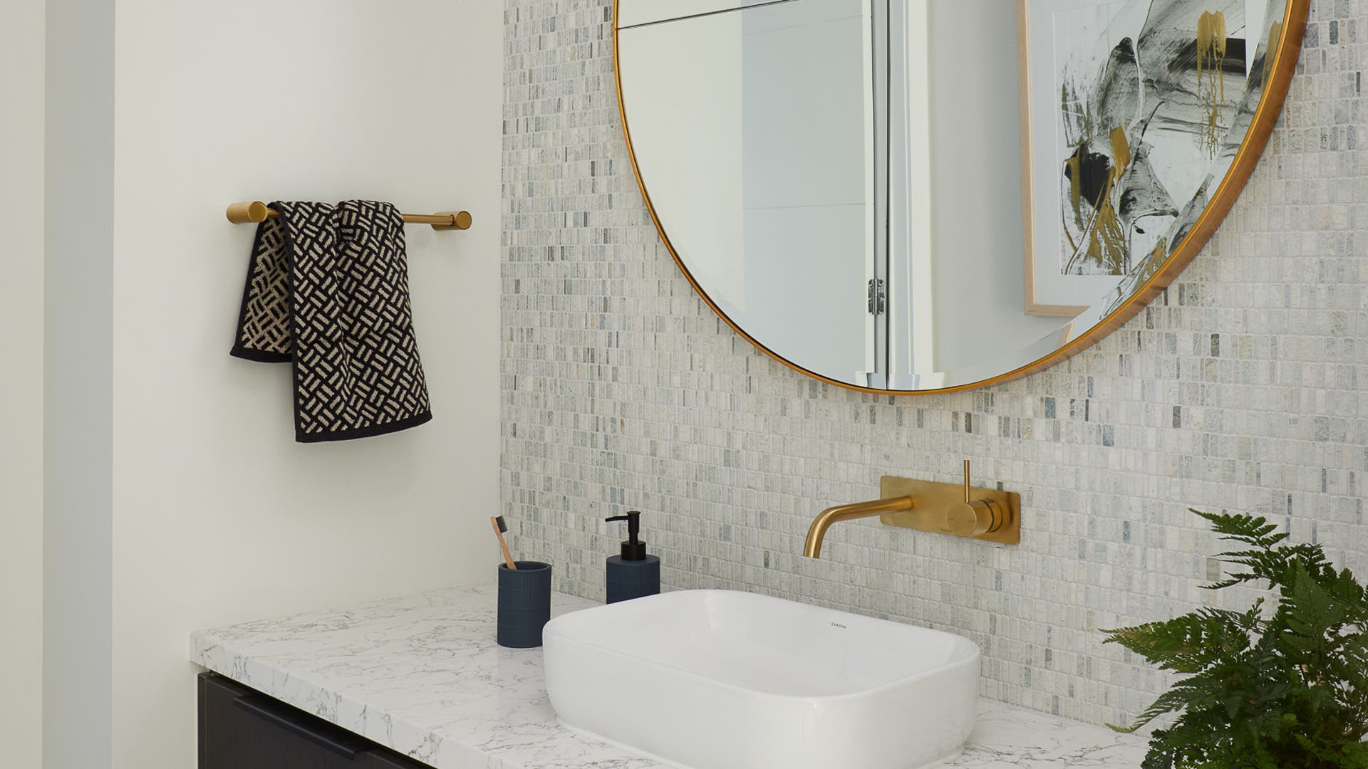 VIC-Sunbury-Valletta-43-powder-room-1667x2500.jpg