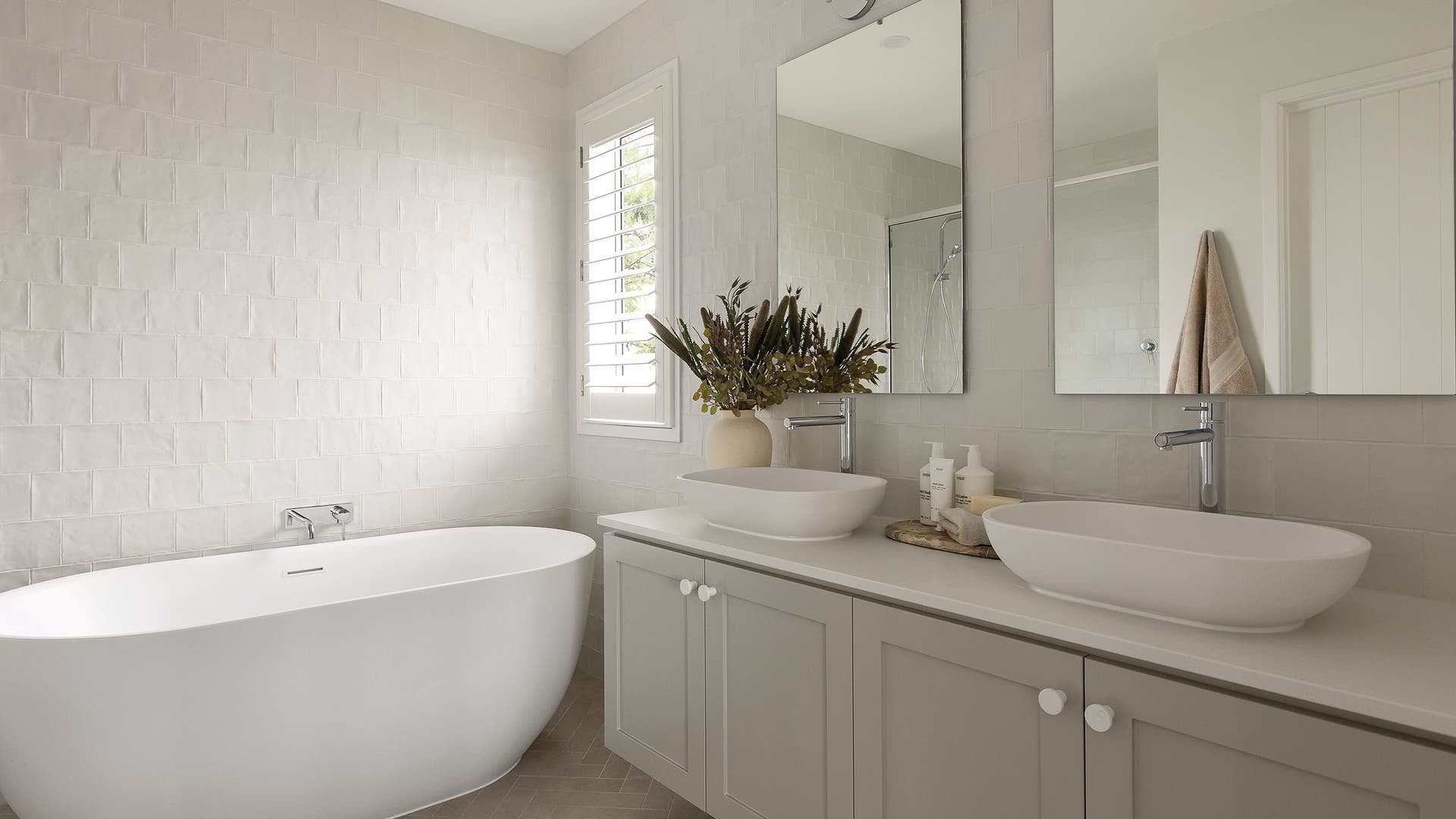 VIC-ClydeNorth-Malia 12-312-D34-Bathroom-2500PX.jpg