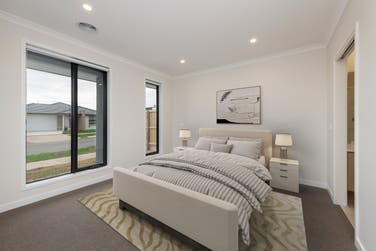 Photo of Alden 210-S23