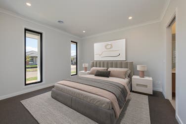 Photo of Alden 210-S23