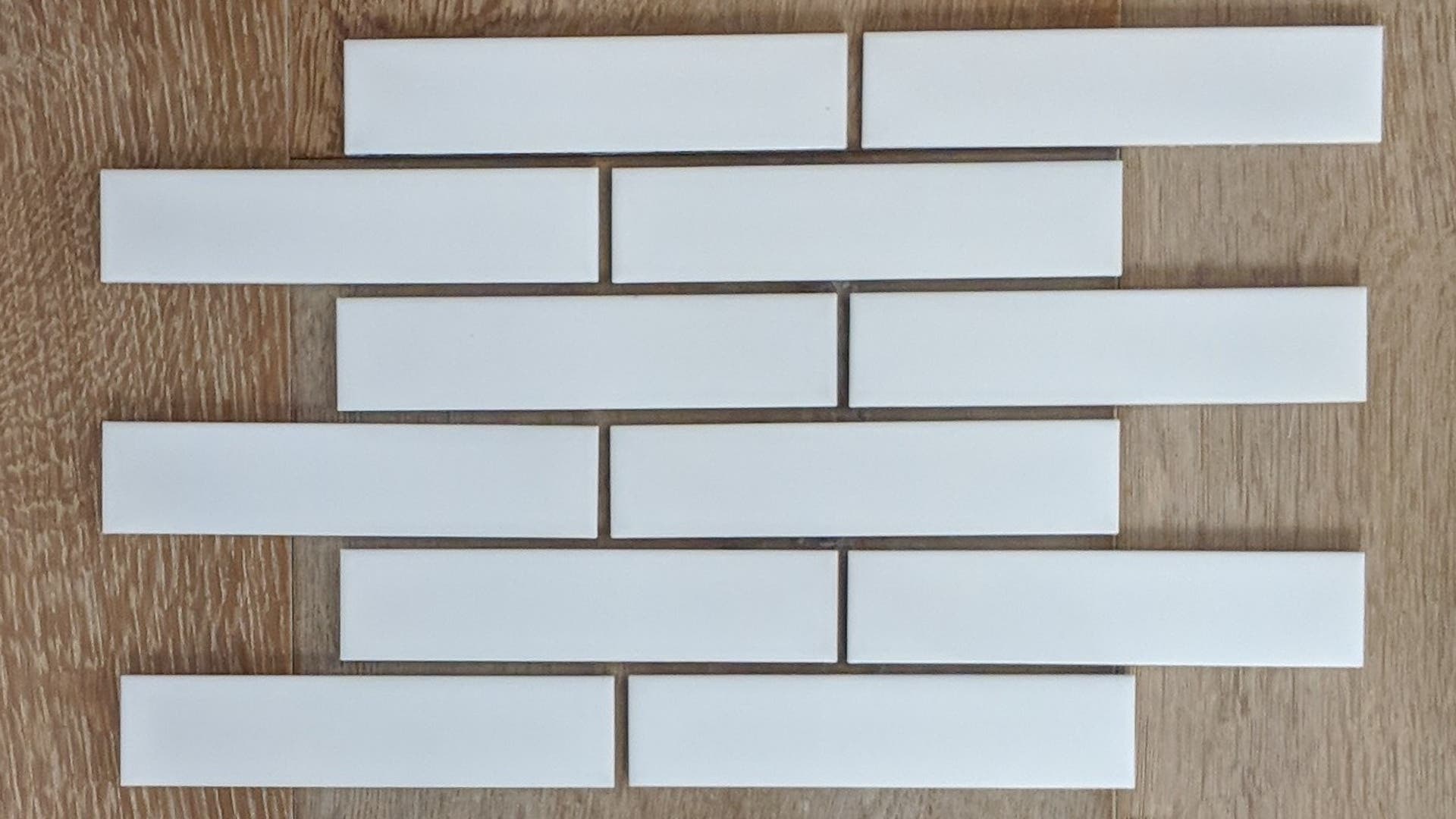 Horizontal and bricked subway tile pattern