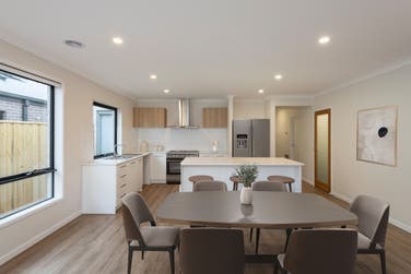 Photo of Alden 210-S23