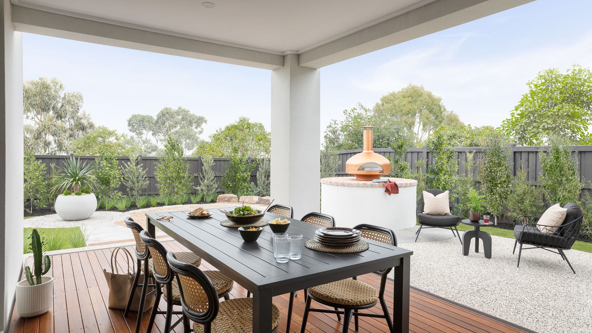 Vogue 34 alfresco area on display in Lara
