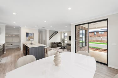 Photo of Evan 301-D32