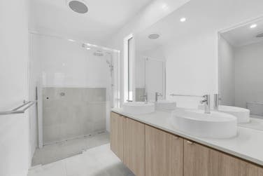 Photo of Valentine 278-D30